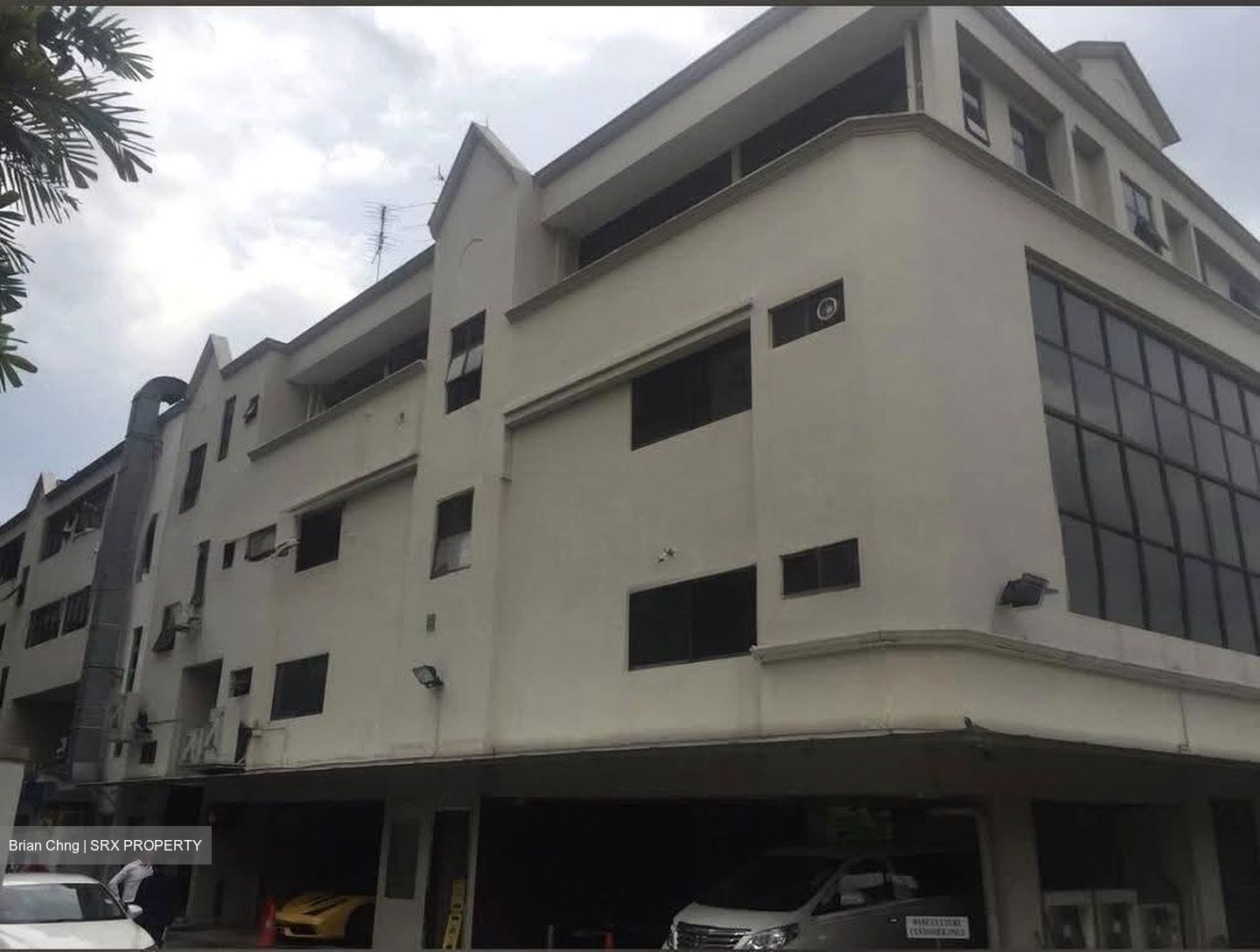 Alfa Centre (D9), Shop House #613316891